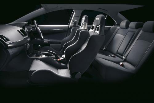 Mitsubishi Lancer Evolution X (2008) - picture 8 of 12