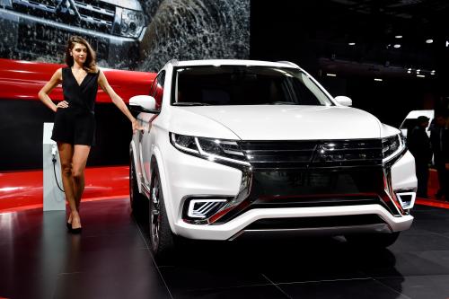Mitsubishi Outlander PHEV Concept-S Paris (2014) - picture 1 of 5