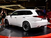 Mitsubishi Outlander PHEV Concept-S Paris (2014) - picture 5 of 5