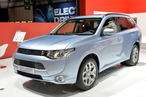 Mitsubishi Outlander PHEV Geneva (2014) - picture 1 of 2
