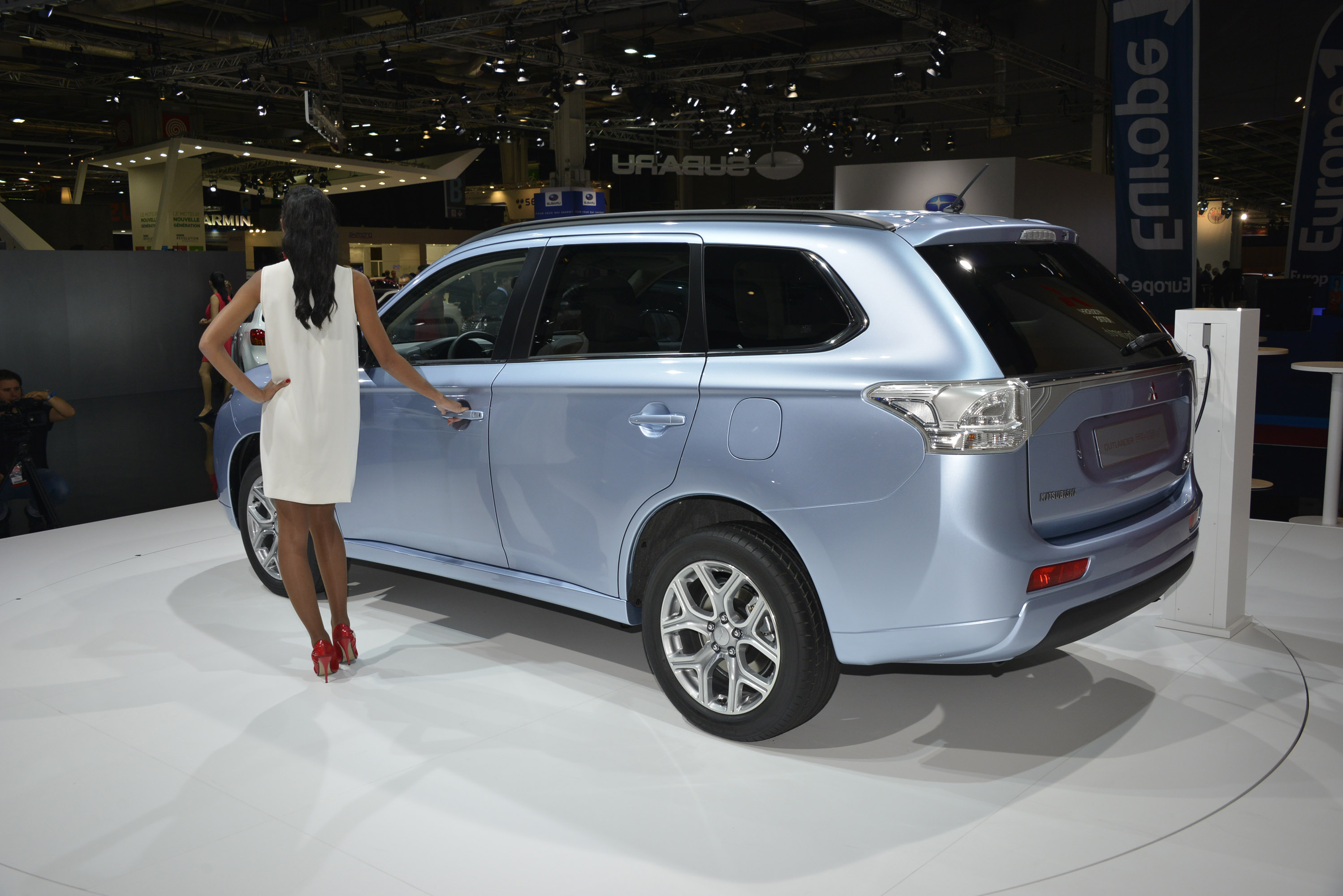 Mitsubishi Outlander PHEV Paris