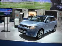 Mitsubishi Outlander Plug-In Hybrid Frankfurt (2013)