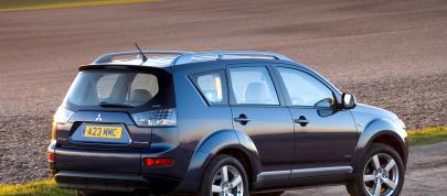 Mitsubishi Outlander Elegance (2007) - picture 12 of 16