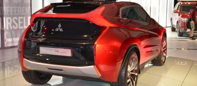 Mitsubishi XR-PHEV Los Angeles (2014) - picture 4 of 6