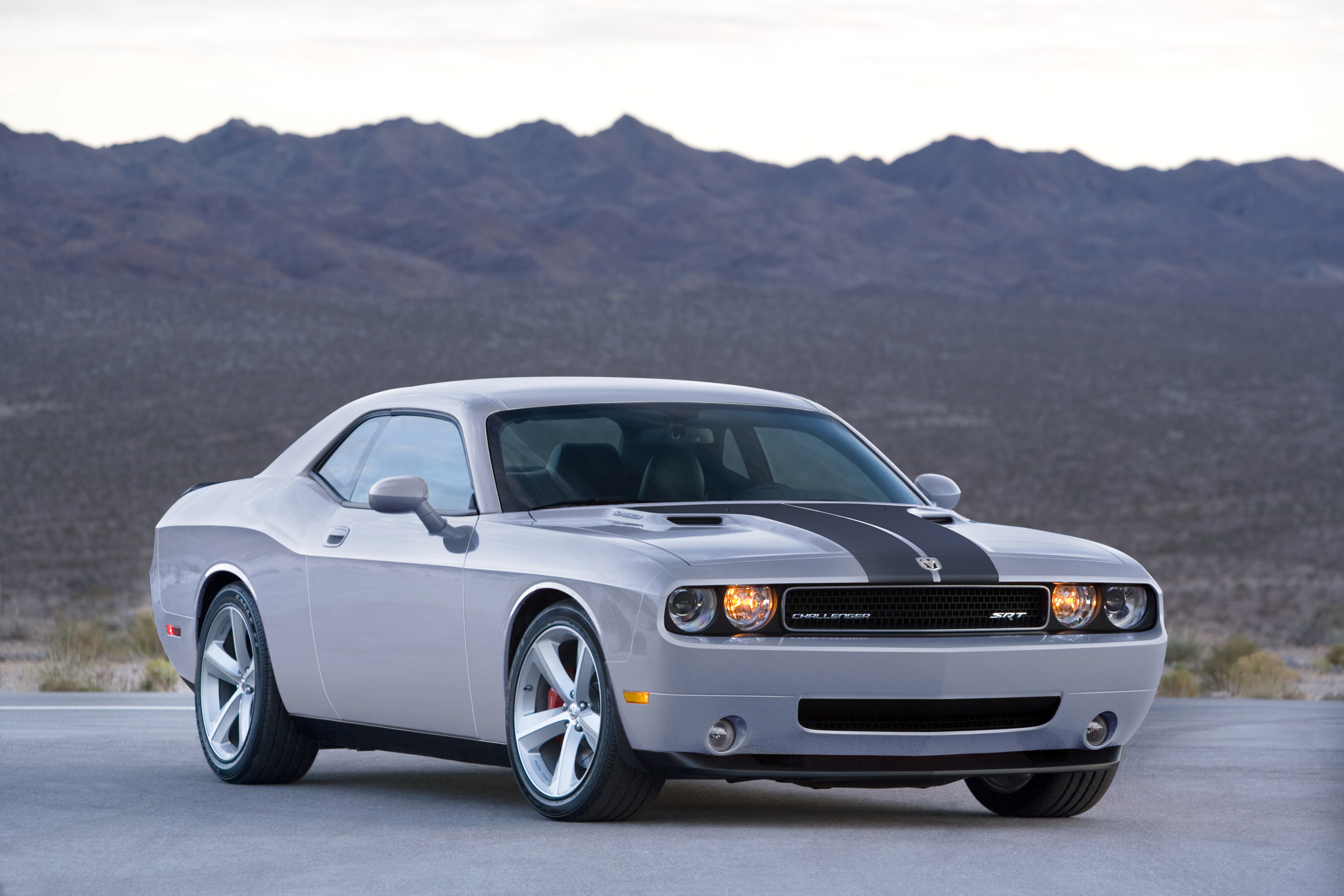 Mopar Dodge Challenger STR8