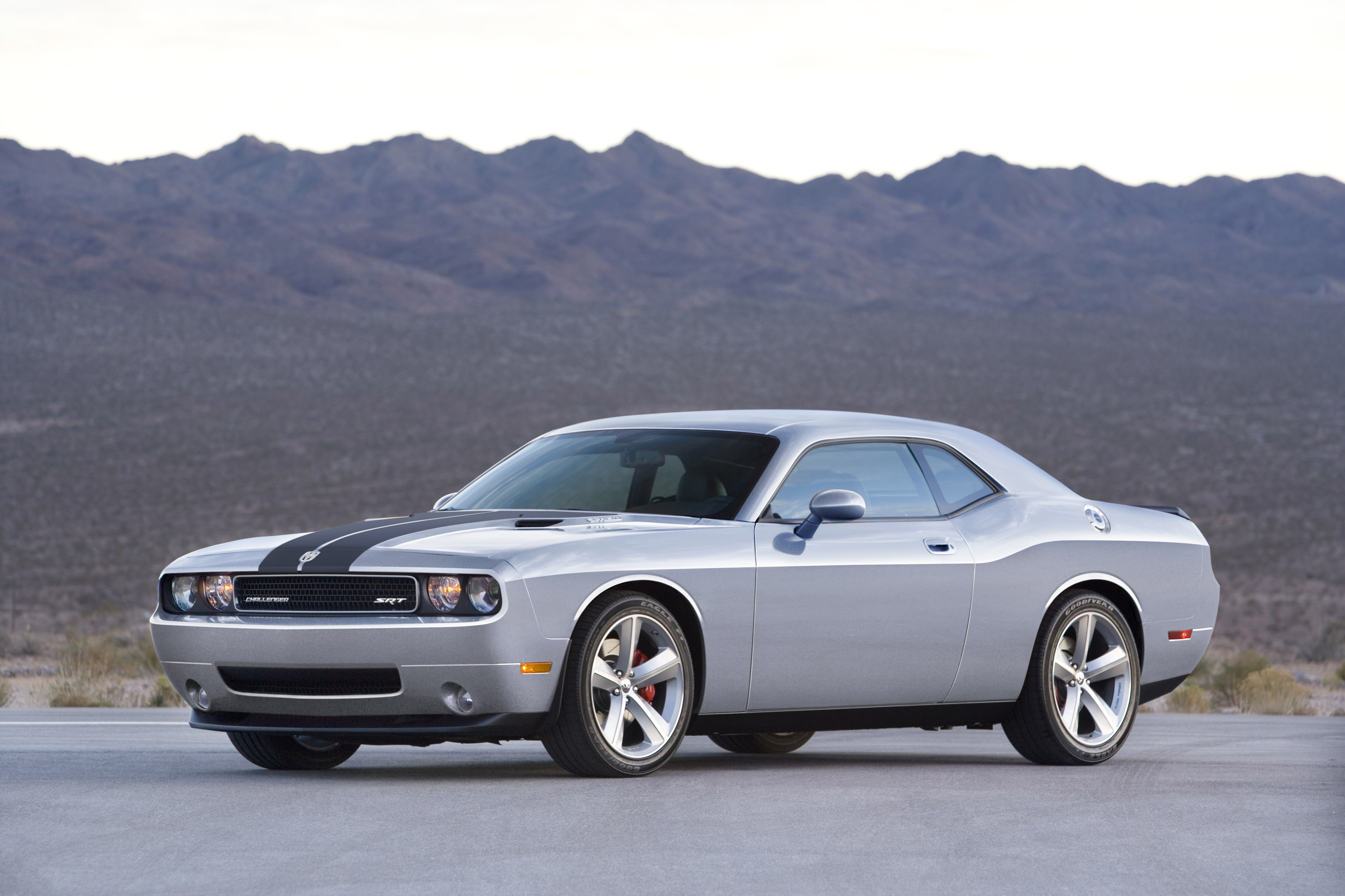 Mopar Dodge Challenger STR8