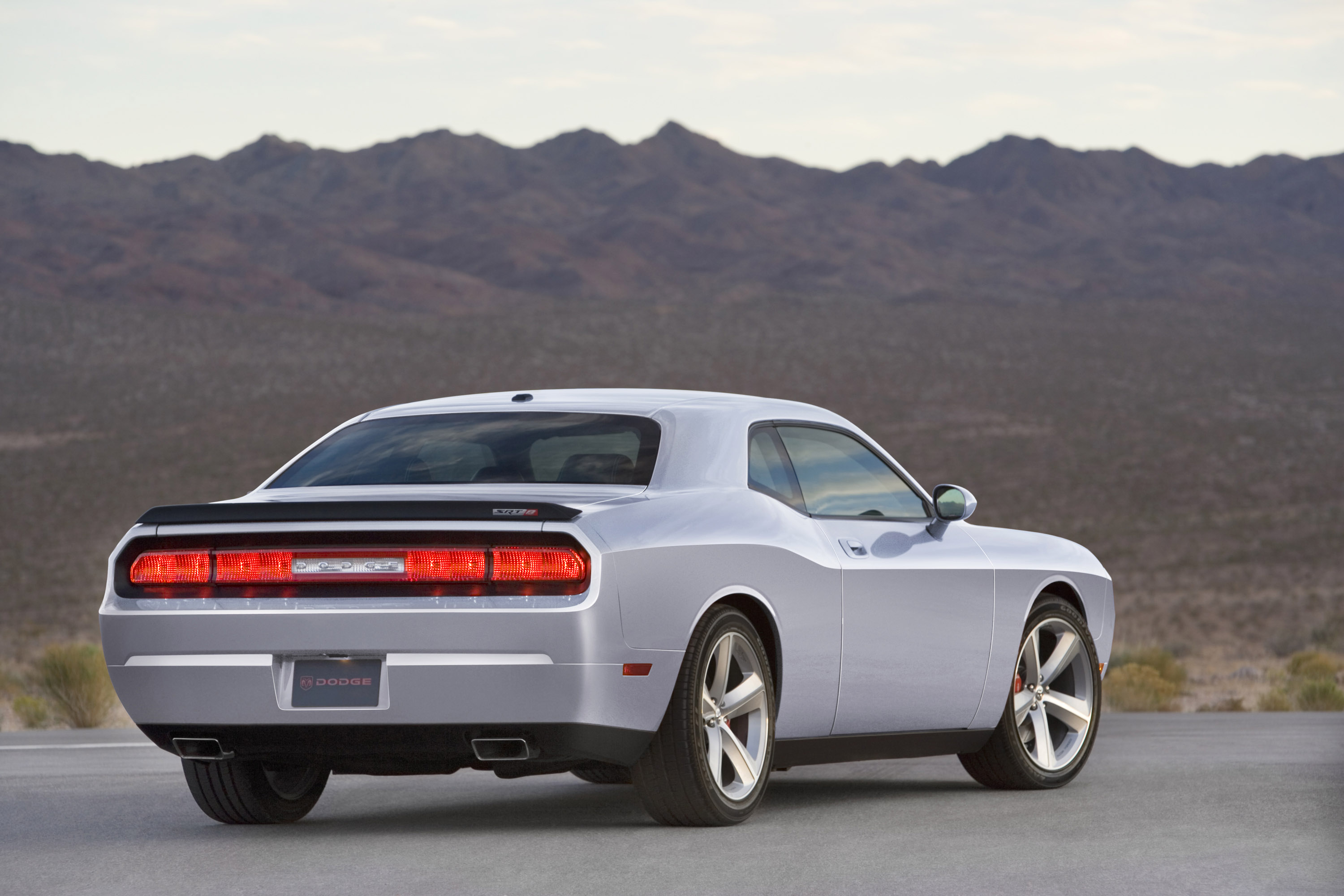 Mopar Dodge Challenger STR8