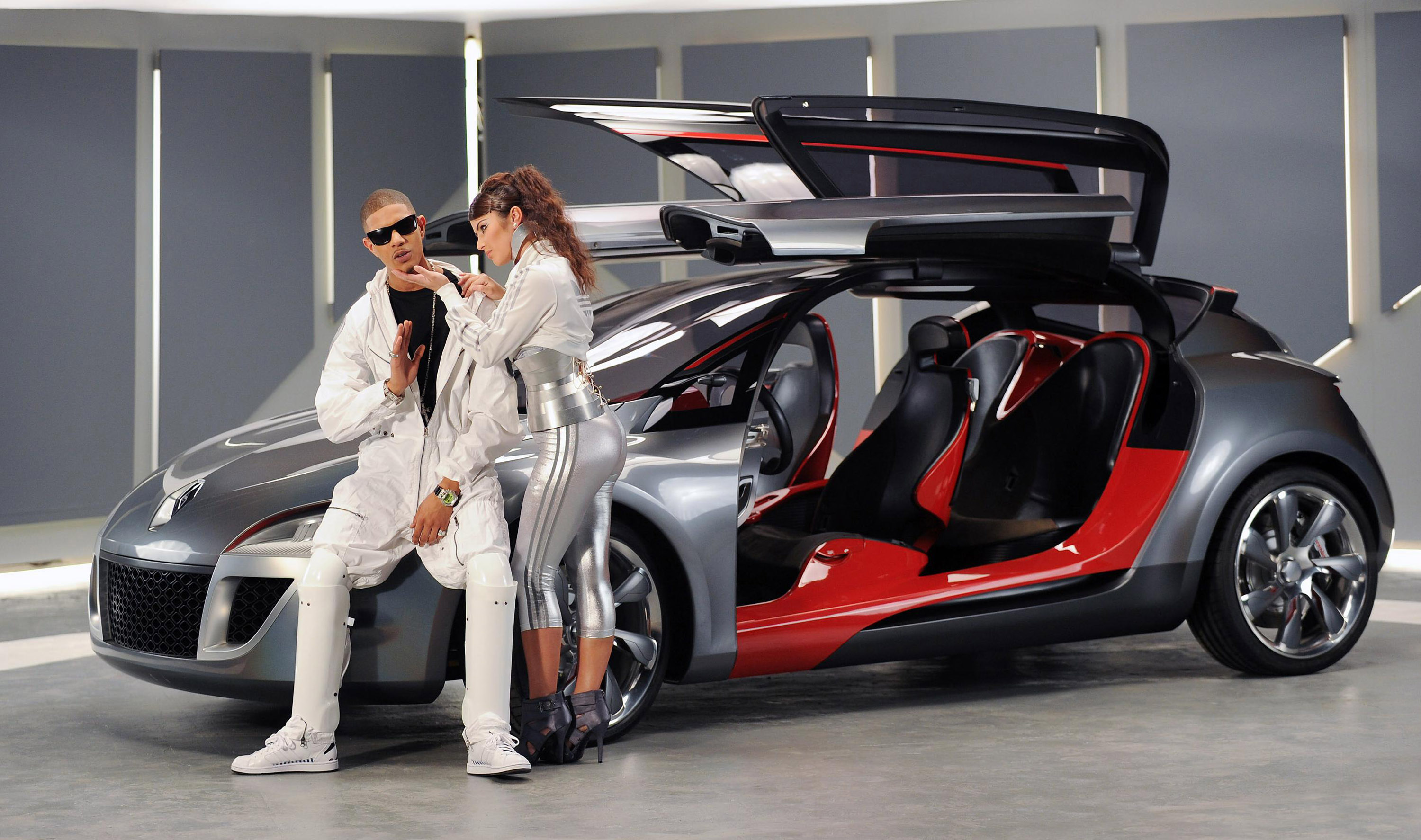 N-Dubz featuring Renault Megane Coupe-Concept