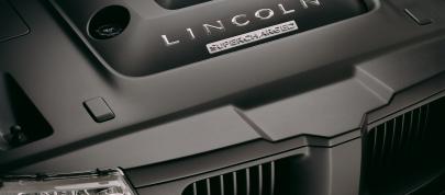 Lincoln Navigator K Concept (2003) - picture 4 of 6