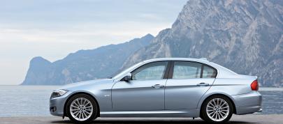 BMW 3 Series (2009) - picture 4 of 34
