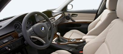 BMW 3 Series (2009) - picture 23 of 34