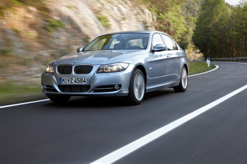 BMW 3 Series (2009) - picture 9 of 34