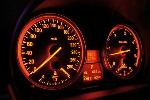 BMW 3 Series (2009) - picture 24 of 34