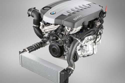 BMW 3 Series (2009) - picture 32 of 34