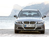 BMW 3 Series (2009) - picture 2 of 34