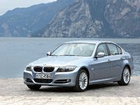 BMW 3 Series (2009) - picture 3 of 34