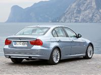 BMW 3 Series (2009) - picture 7 of 34