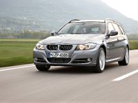 BMW 3 Series (2009) - picture 11 of 34