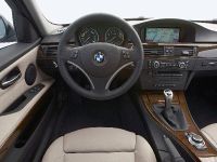BMW 3 Series (2009) - picture 22 of 34