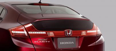 Honda FCX Clarity (2009) - picture 12 of 16