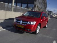 Dodge Journey (2008) - picture 3 of 4