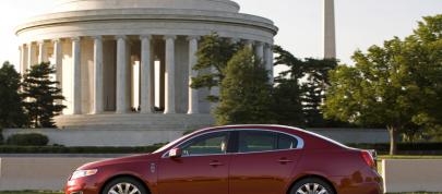 Lincoln MKS (2009) - picture 4 of 13