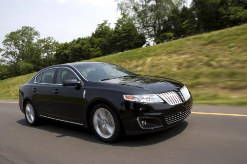 Lincoln MKS (2009) - picture 8 of 13