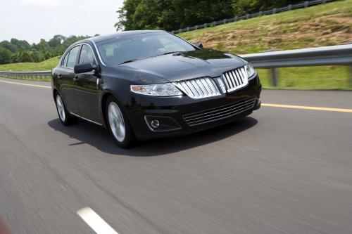 Lincoln MKS (2009) - picture 9 of 13