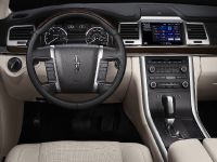 Lincoln MKS (2009) - picture 10 of 13