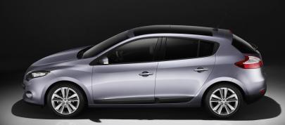 Renault Megane Hatch (2008) - picture 4 of 19