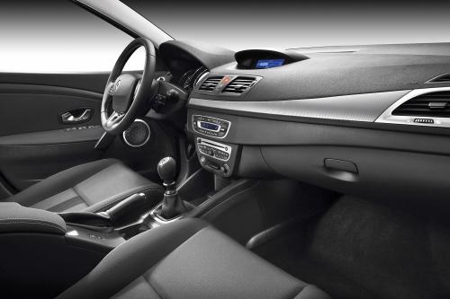 Renault Megane Hatch (2008) - picture 17 of 19