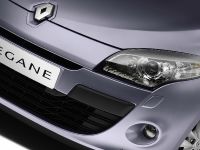 Renault Megane Hatch (2008) - picture 11 of 19