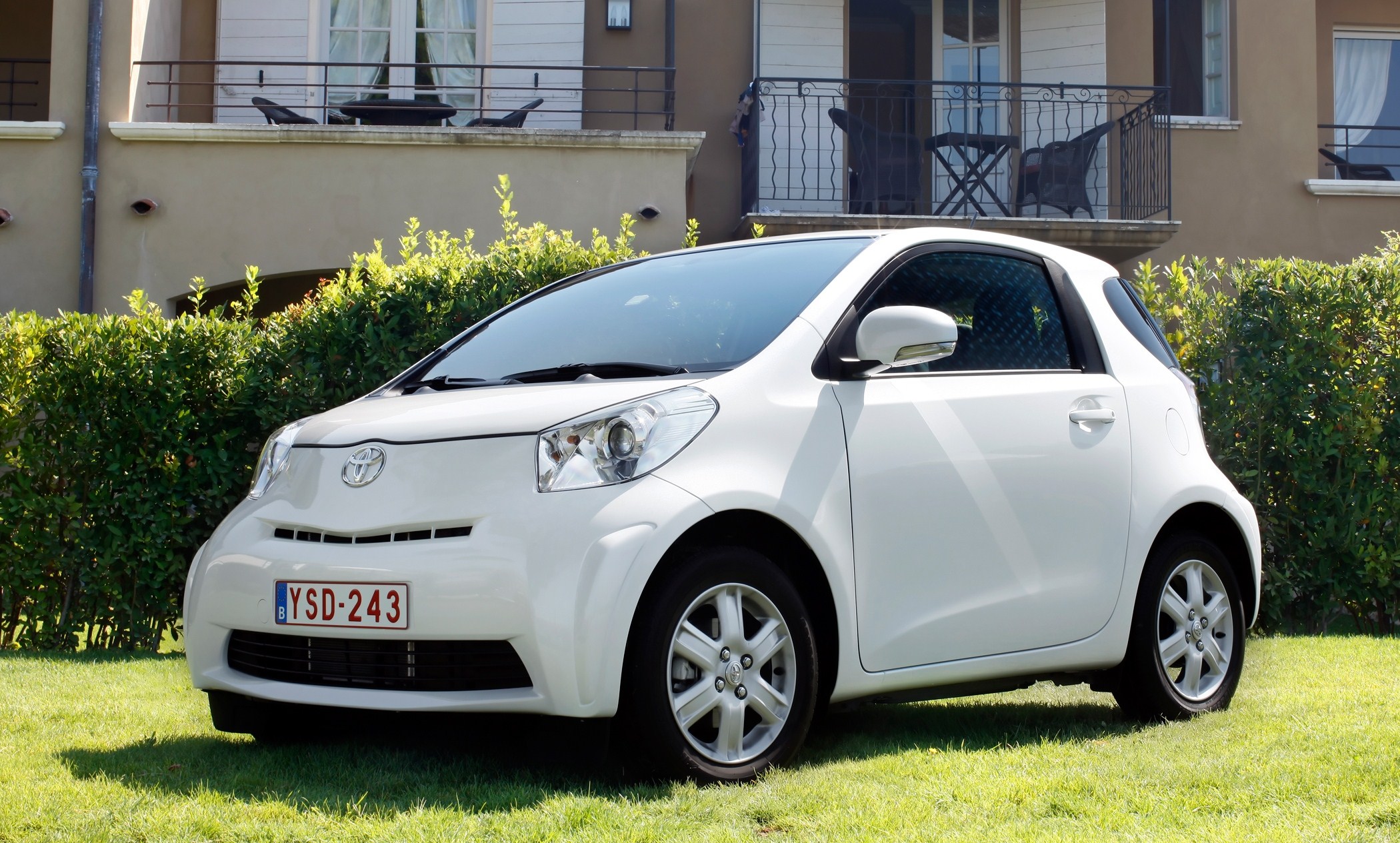 Toyota iQ