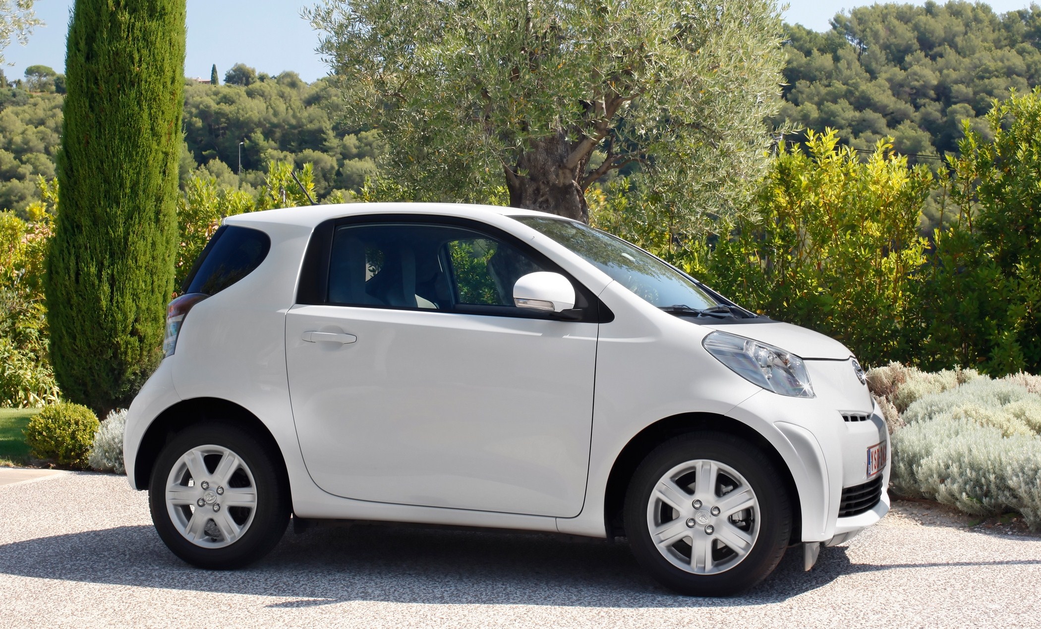 Toyota iQ