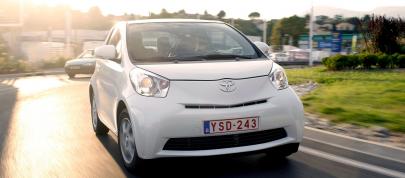 Toyota iQ (2008) - picture 4 of 10
