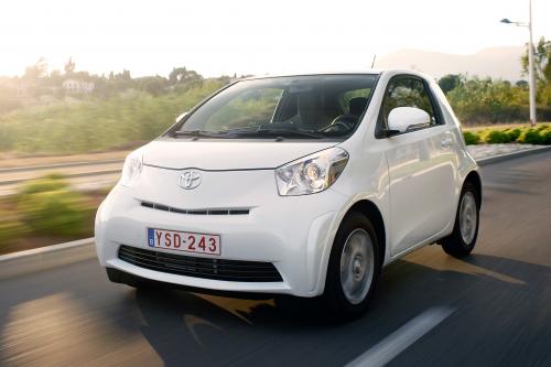 Toyota iQ (2008) - picture 1 of 10