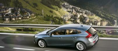 Vovlo V40 Hatch (2012) - picture 7 of 17