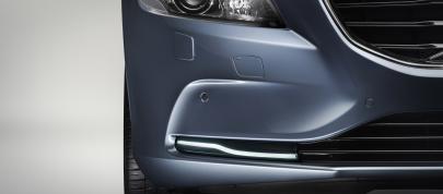 Vovlo V40 Hatch (2012) - picture 15 of 17