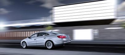Volkswagen Passat CC (2009) - picture 7 of 8