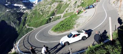 Nissan 370Z Nismo vs Wingsuit (2013) - picture 4 of 14