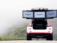 Nissan 370Z Nismo vs Wingsuit (2013) - picture 10 of 14