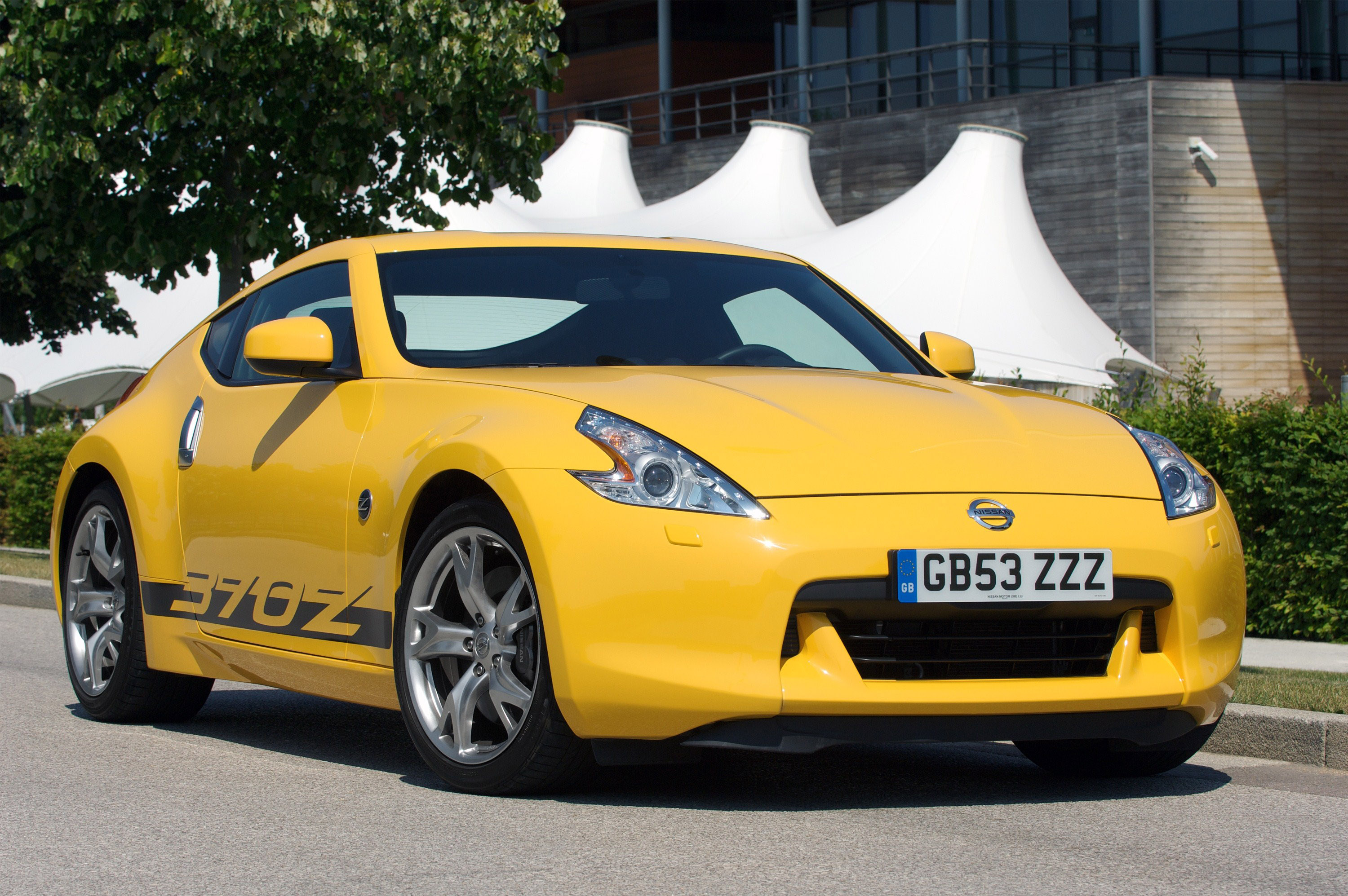 Nissan 370Z Yellow