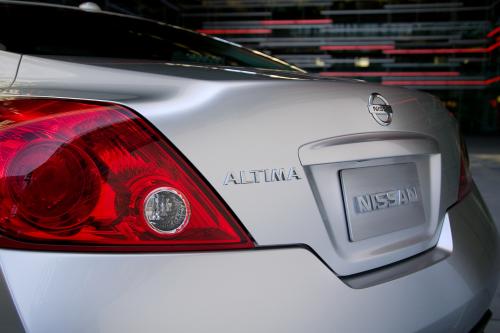Nissan Altima Coupe (2008) - picture 9 of 15