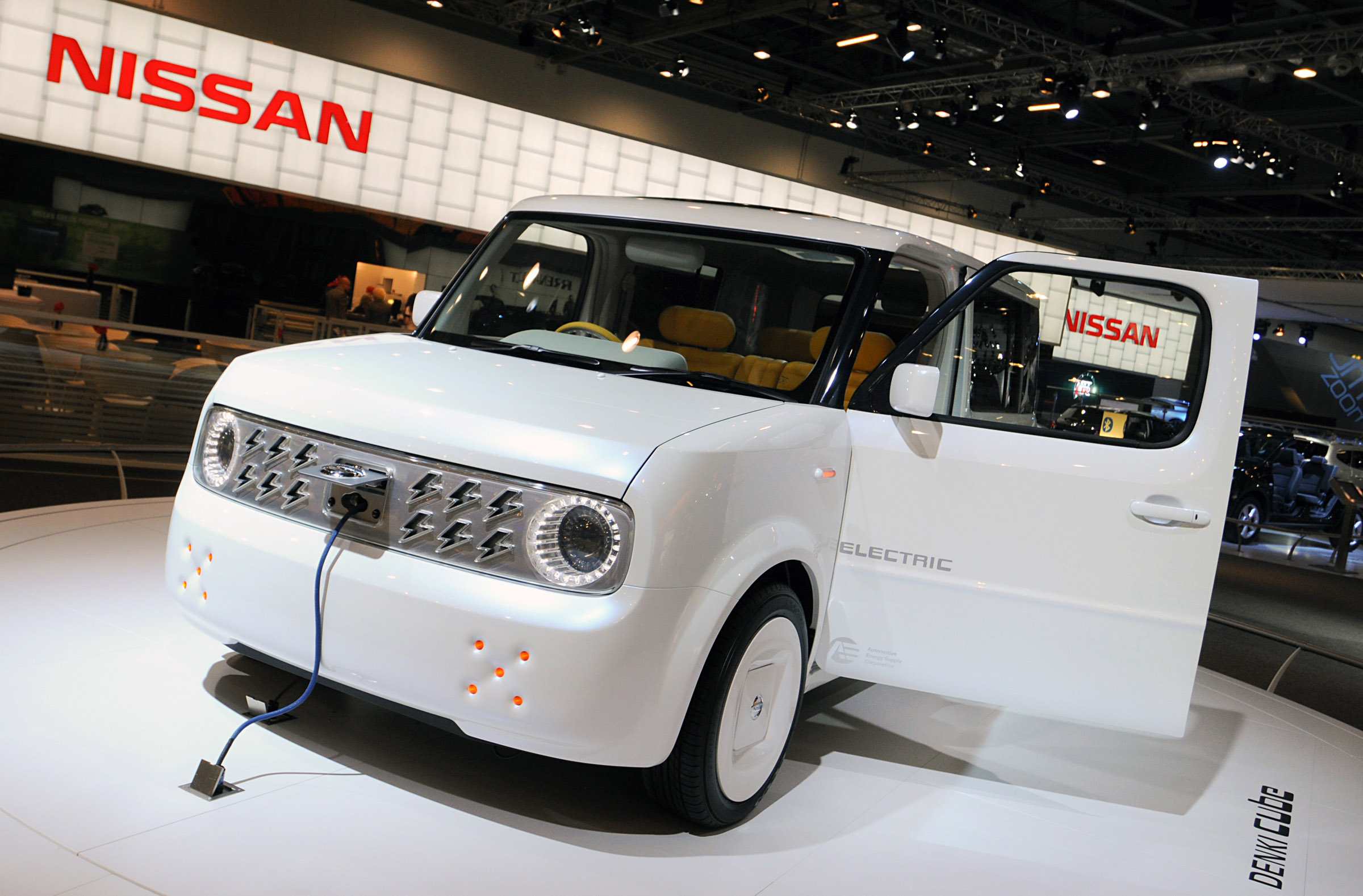 Nissan Denki Cube