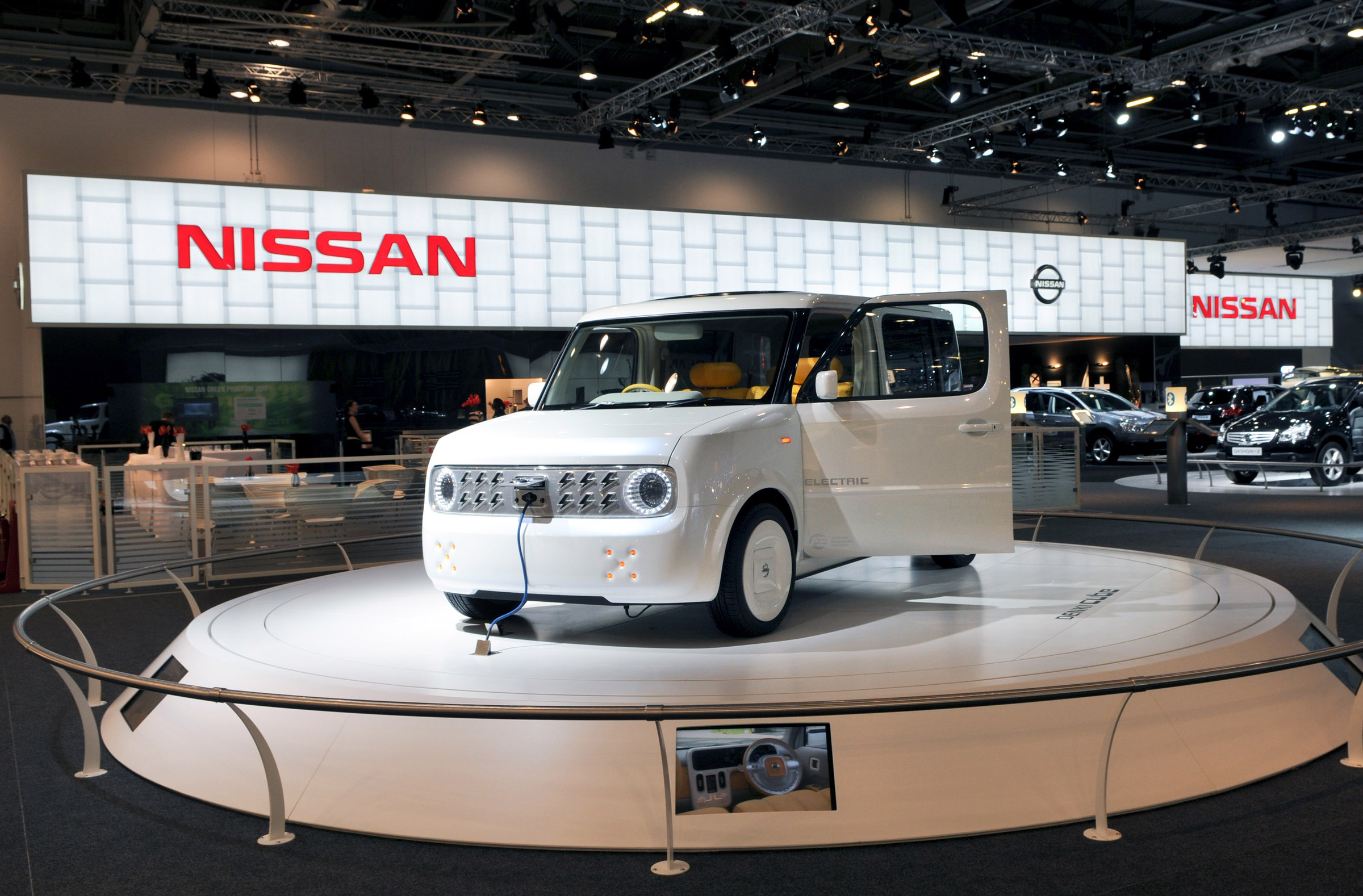 Nissan Denki Cube