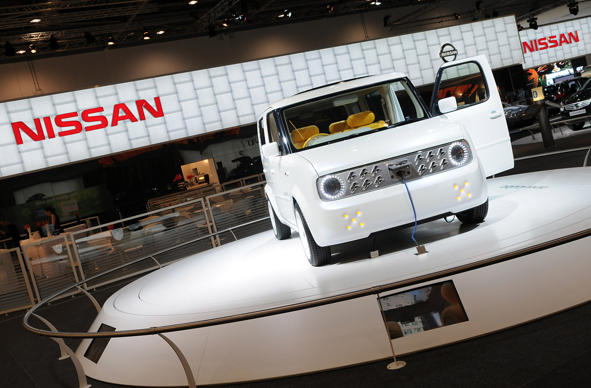 Nissan Denki Cube