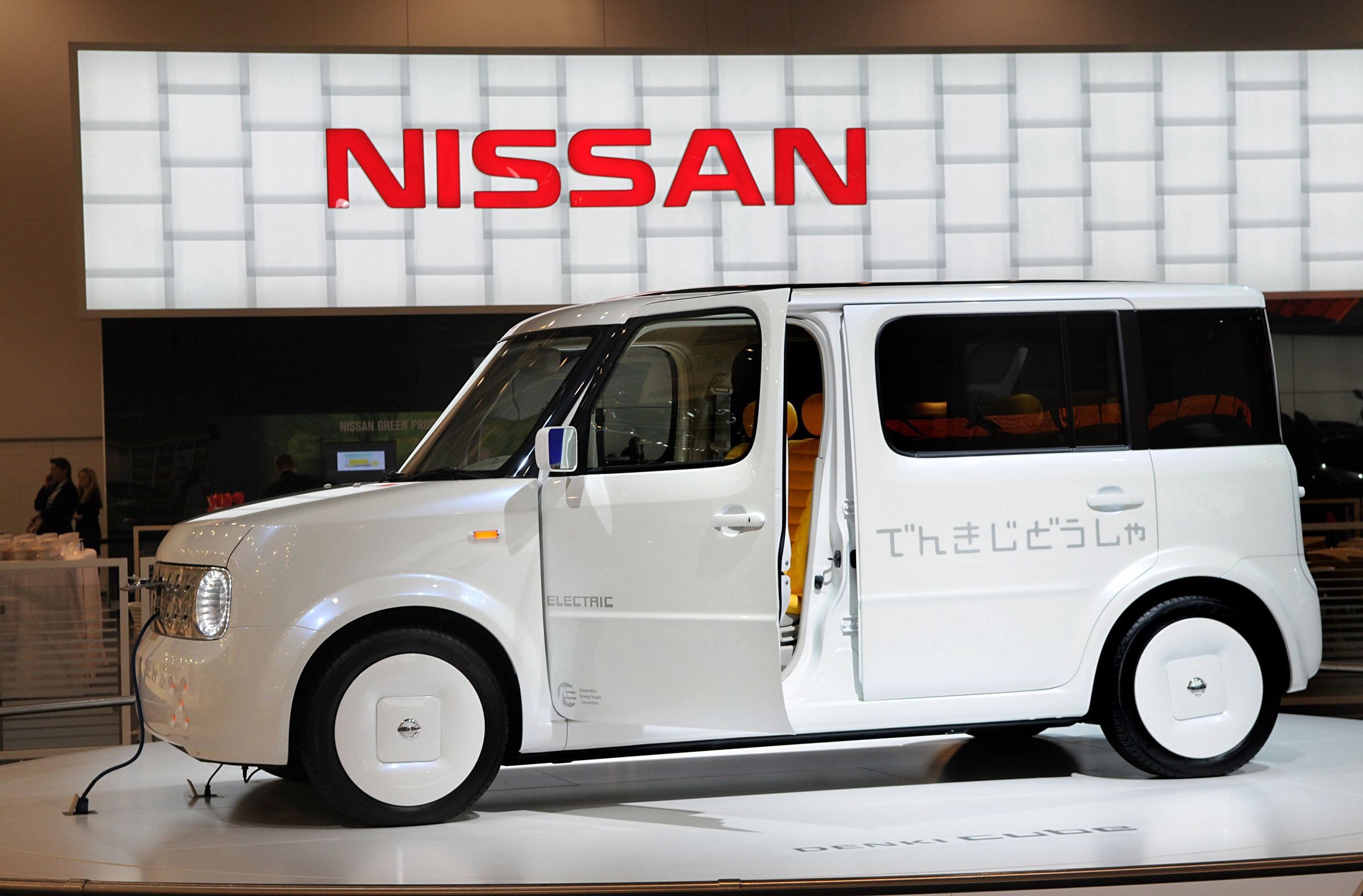 Nissan Denki Cube