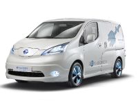 Nissan e-NV200 and NV200 London Taxi (2013) - picture 1 of 2
