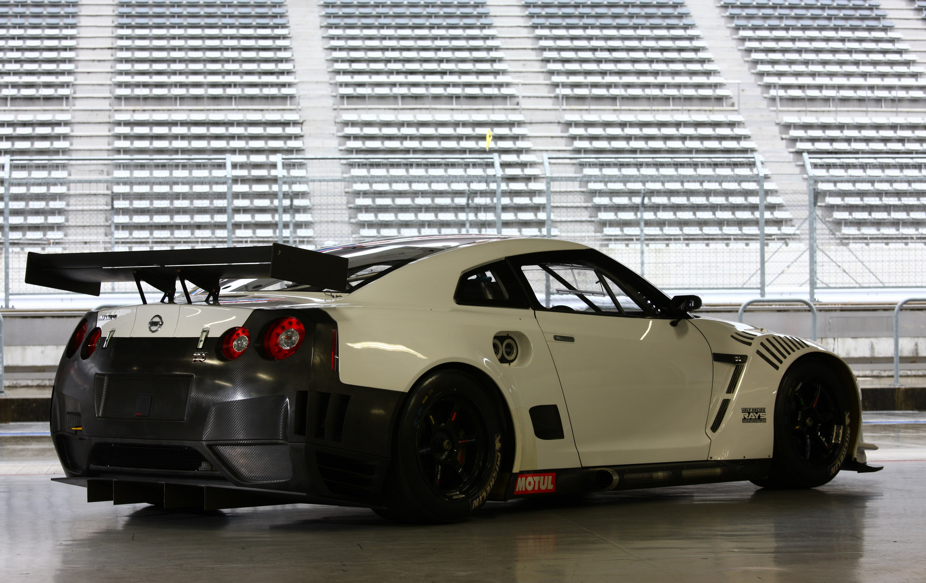 Nissan GT-R  FIA GT1