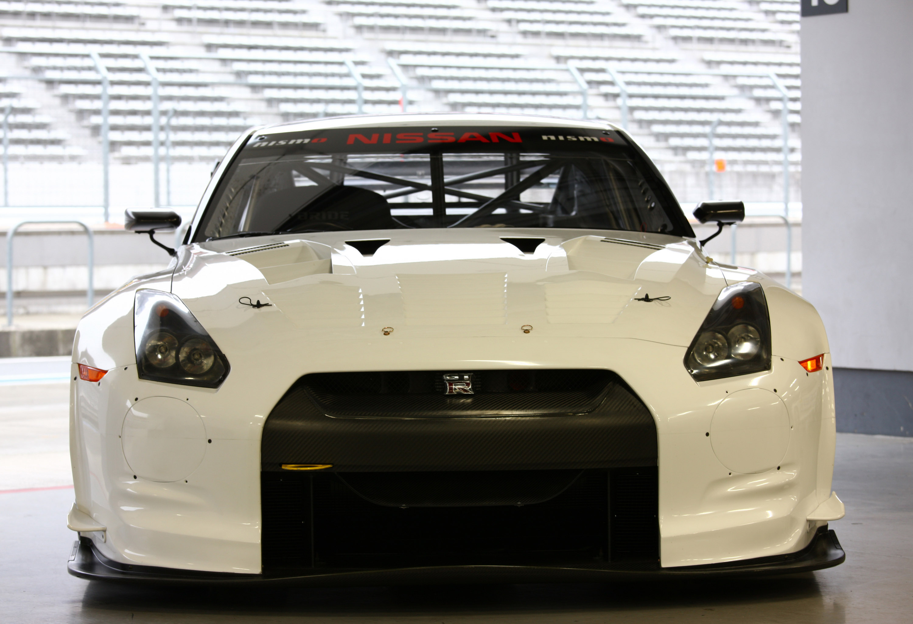 Nissan GT-R  FIA GT1